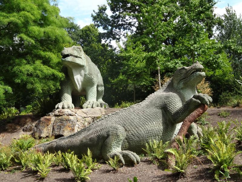 Image: Dinosaur statue